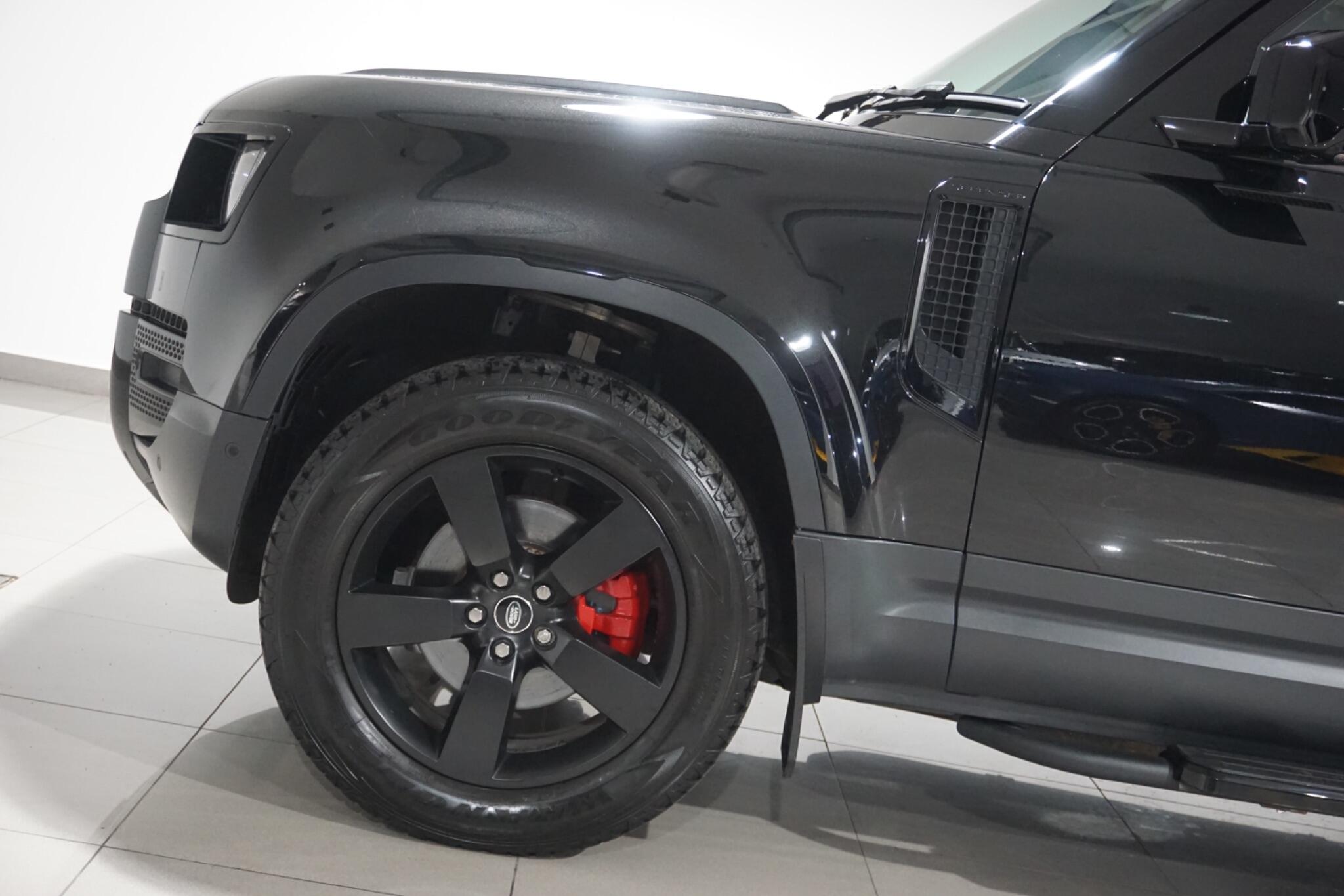 Land Rover Defender 110 3.0 D250 MHEV HSE Hard Top SUV 5dr Diesel Auto 4WD MWB Euro 6 (s/s) (250 ps)